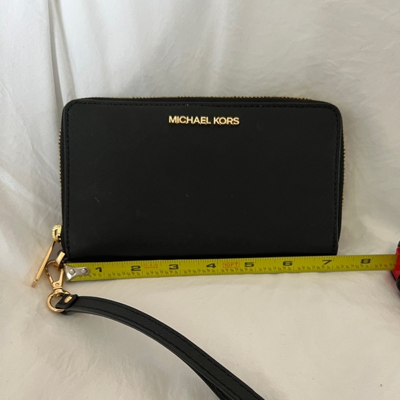 Michael Kors Wrist Wallet *Free Shipping* - Picture 4 of 12